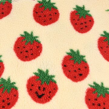 Strawberries Sherpa Knit Fabric 3 Ivory 150cm