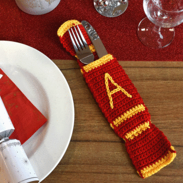 Christmas Cracker Cutlery Holders Crochet Pattern Kit in WoolBox Imagine Classic Anti-Pilling DK by Zoe Potrac