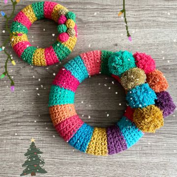 Christmas Wreath Pattern FREE Download Designed by Sue Rawlinson