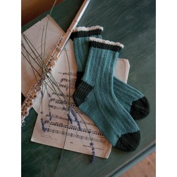 Woolly Wood Cadenza Socks Free Pattern  Download
